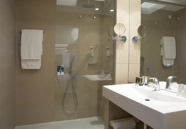 جناح جونيور بسريرين منفصلين بإطلالة على البحر بشرفة مع أريكة، Jupiter Algarve Hotel 4/7