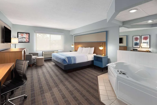 غرفة ديلوكس بسرير كينج، Americinn By Wyndham North Branch 3/6