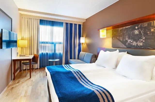 Room, Queen Bed, Holiday Inn Tampere Central Station 2/7