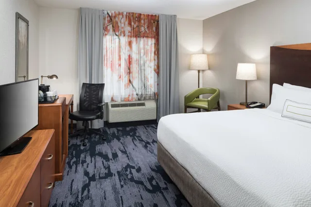 غرفة بسرير كينج، Fairfield Inn & Suites Kansas City Overland Park 1/4