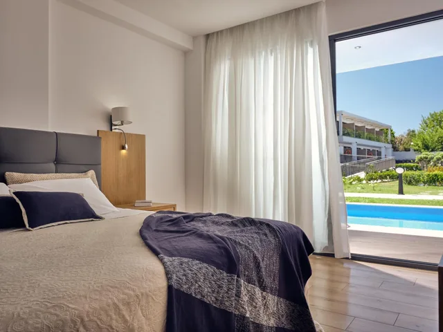 Superior, Double Bed, Shared Pool، Cavo Orient Beach Hotel 3/5