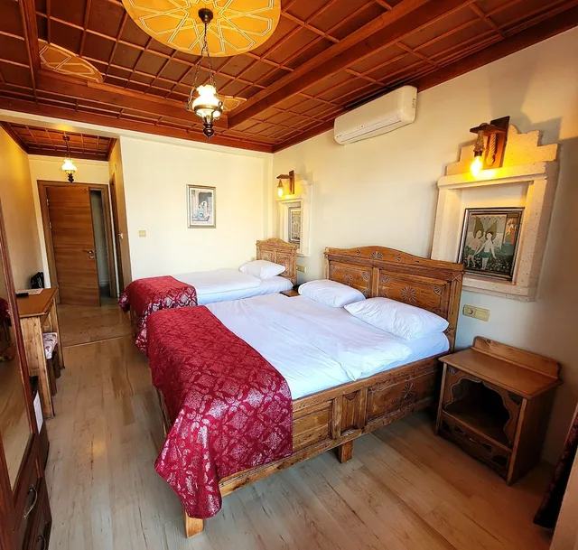 غرفة قياسية ثلاثية بسرير مزدوج وسرير فردي، Saruhan Hotel 5/8