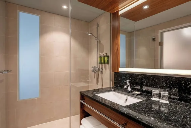 Junior Suite, Studio, King Bed، Vienna Marriott Hotel 6/7