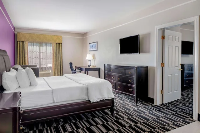 1 Bedroom, Suite, 2 King Beds, La Quinta Inn and Suites by Wyndham Alamo - McAllen East 3/10