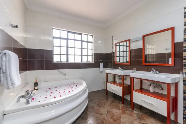 غرفة شهر العسل بسرير كينج، Fair Acres Boutique Hotel 1/2