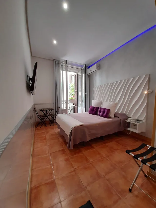 Interior, Superior, Double Bed, Private Bathroom, Hostal Las Fuentes 3/10