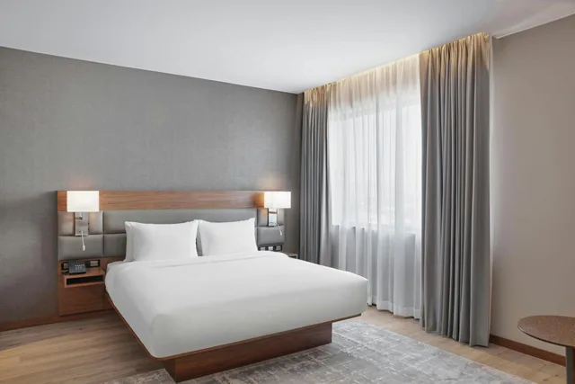 غرفة كبيرة بسرير كينج بإطلالة على المدينة، Ac Hotel By Marriott Saltillo 3/8
