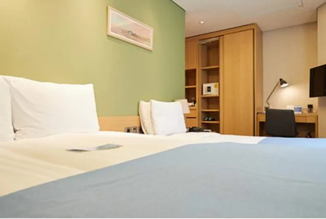 غرفة قياسية عائلية بسريرين منفصلين، Days Hotel by Wyndham Seoul Myeongdong 2/5