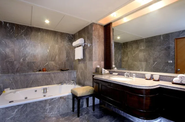 Royal, Ayuthaya, Suite, 1 King and 1 Single Beds, Club Lounge Access، Hilton Hua Hin Resort and SPA 3/3