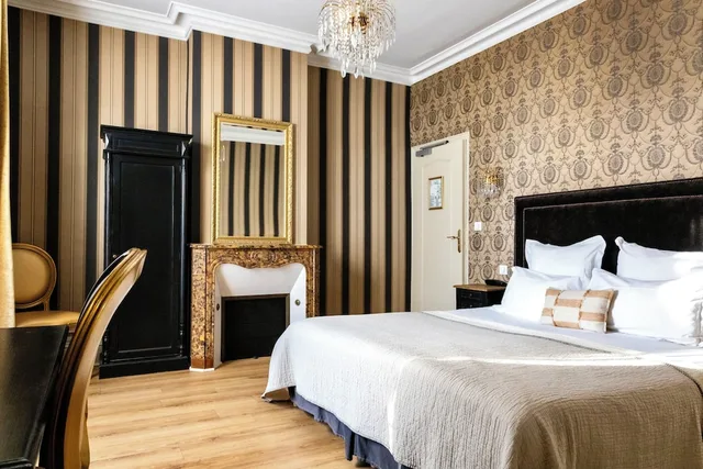 Superior, Queen Bed, Hotel Du Mail 7/10