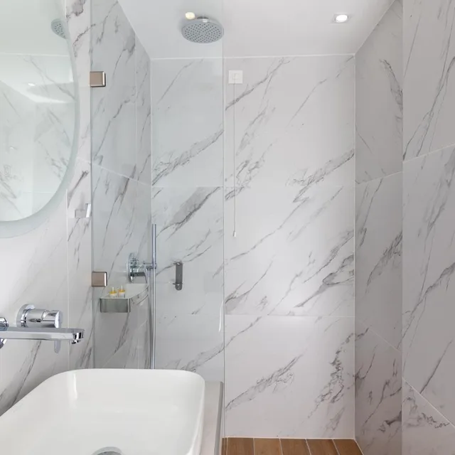 غرفة بسريرين منفصلين بحمام خاص، Dunlin Hotel Athens 3/5