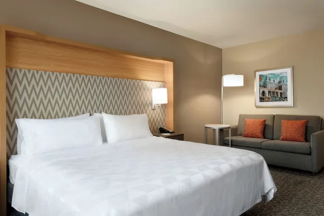 جناح بسرير كينج، Holiday Inn Hotel Suites Council Bluffs I 29 1/5