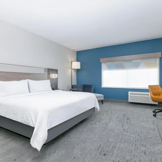 Xtra Space, Standard, King Bed، Holiday Inn Express & Suites - Dallas Plano North, an IHG Hotel 4/9