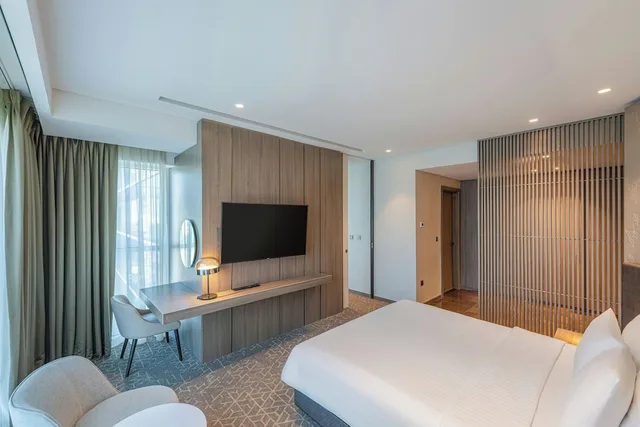 جناح تنفيذي بسرير كينج بغرفة نوم واحدة، Courtyard By Marriott Al Barsha Dubai 7/10