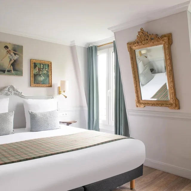 غرفة بريميوم بسرير كينج، Hotel De La Porte Doree 4/9