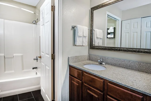 جناح استوديو بسرير كوين بمطبخ، Staybridge Suites Austin Round Rock 2/2