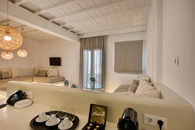 Maisonette, Pool View، PAOLAS TOWN 5/7