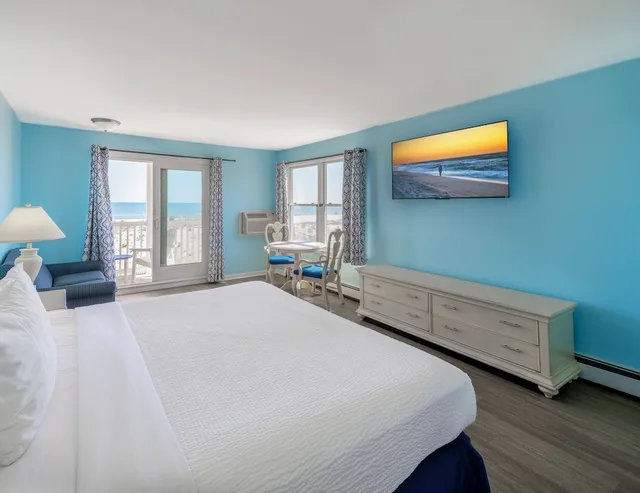 Premier, King Bed, Ocean Front, Balcony، Drifting Sands Oceanfront Hotel 2/4