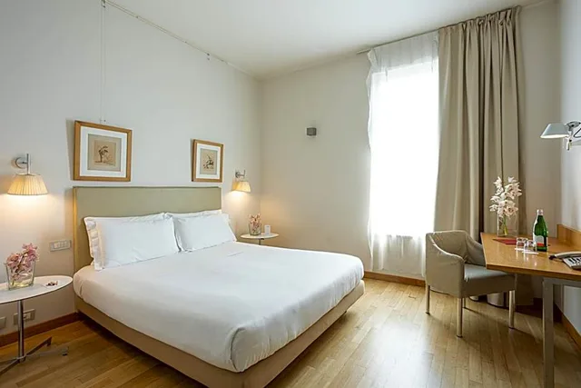 Room, Double Bed, Fountain View, Fontana Hotel Rome 1/2