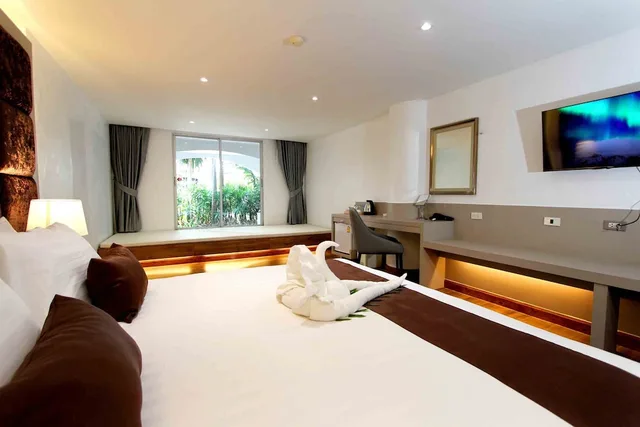 Premier, King Bed, Pooh Beach Resort and Spa 6/10