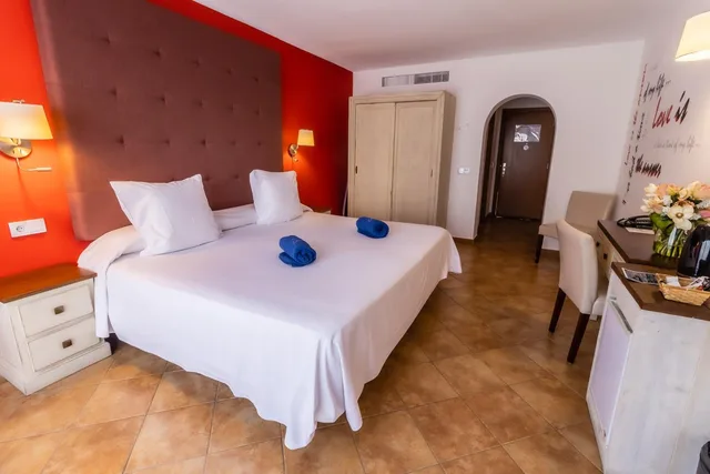 Superior, Queen Bed, Paloma Blanca Boutique Hotel 4/8