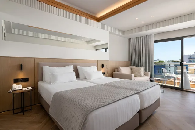 غرفة سوبيريور بإطلالة على المدينة، Mediterranean Hotel Rhodes 1/6