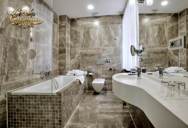 Triple, Street View, Annex، Grand Hotel 5/9