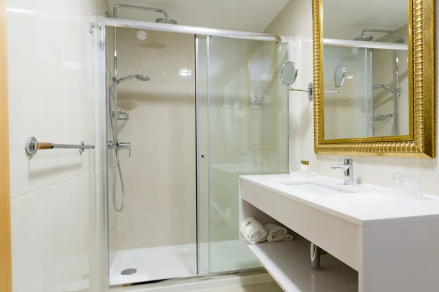جناح بسرير كينج، Hotel Lis Batalha 8/10