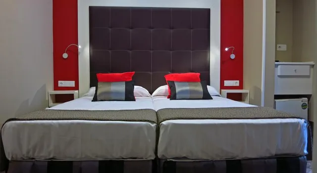 غرفة قياسية بسرير مزدوج، Hotel Catedral 2/4