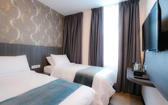 غرفة سوبيريور بسريرين منفصلين، Oyo 89386 Stay 365 Hotel 1/1