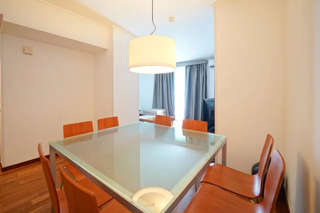 شقة بسريرين منفصلين وسرير كوين بغرفتي نوم مع أريكة، Legendary Lisboa Suites 7/7