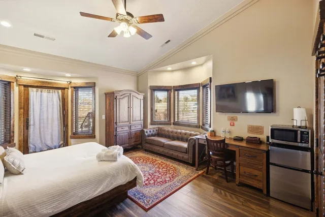 استوديو بسرير كوين، Zion Cliff Lodge 3/5