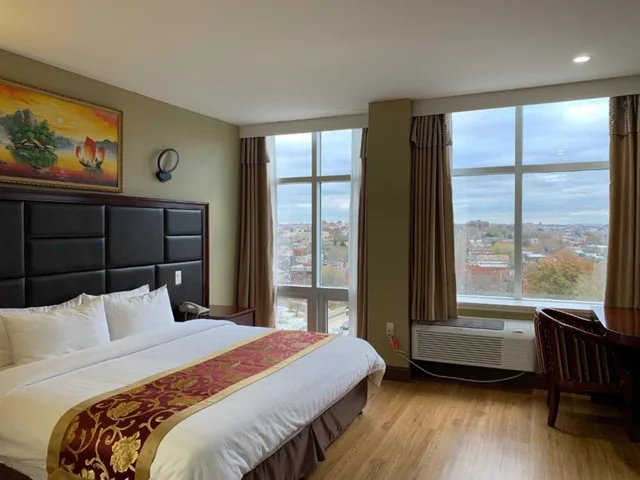 غرفة بريميوم بسرير كينج، Queens Hotel 1/6
