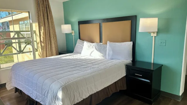 Efficiency, Suite, 1 King and 2 Double Beds، MainStay Suites Las Vegas Flamingo 4/10