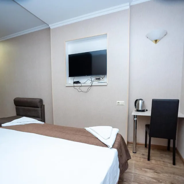 غرفة قياسية بسرير مزدوج، Tiflis Hotel 4/10