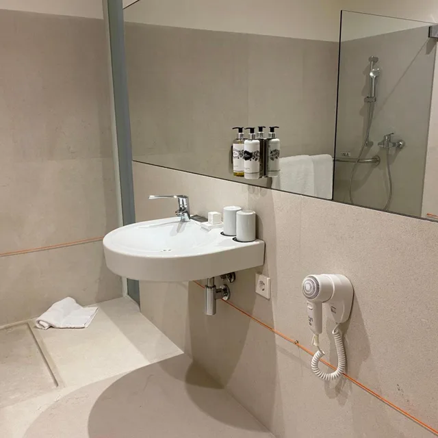 Twin Room Reduced Mobility، Montebelo Mosteiro de Alcobaca Historic Hotel 8/8