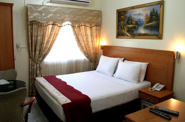 Room, King Bed, Al Ahrar Hotel 6/8