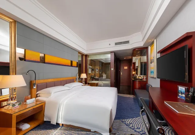 Deluxe, City View, Zhuhai Charming Holiday Hotel 1/1