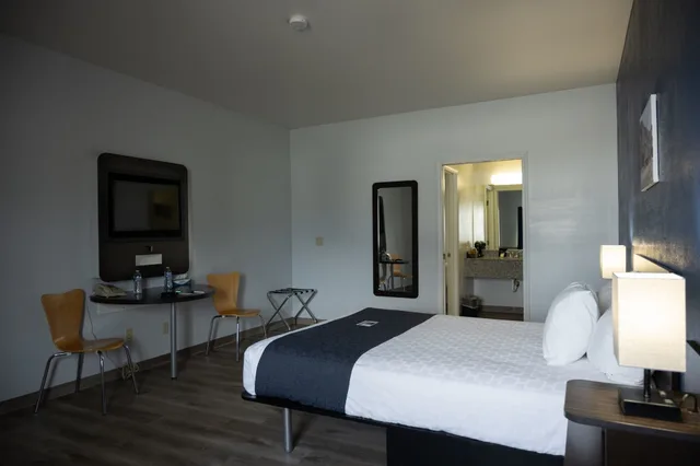غرفة قياسية بسرير كوين بإطلالة على المدينة بغرفة نوم واحدة، Beaverhead Lodge Dillon Ex Motel 6 Dillon Mt 6/10