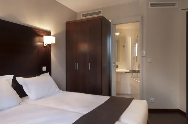 غرفة قياسية بسريرين منفصلين، Hôtel Verlain 4/10
