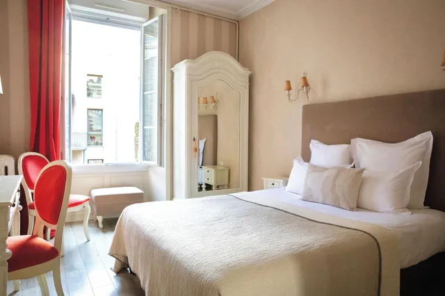 Classic, Hotel Du Mail 2/10