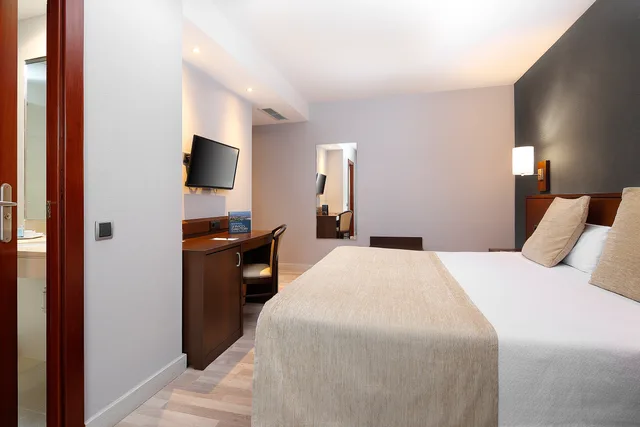 غرفة قياسية مفردة بسرير مزدوج، Hcc Taber Hotel 6/10