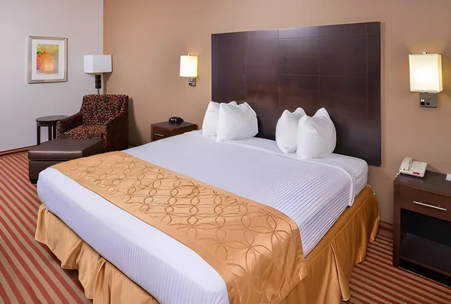 جناح ديلوكس بسرير كينج، Americas Best Value Inn & Suites Bastrop 2/5