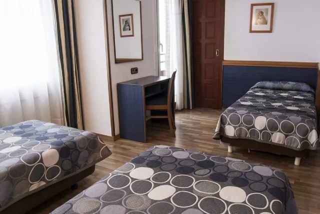 غرفة قياسية ثلاثية، Ronda House Hotel 1/6