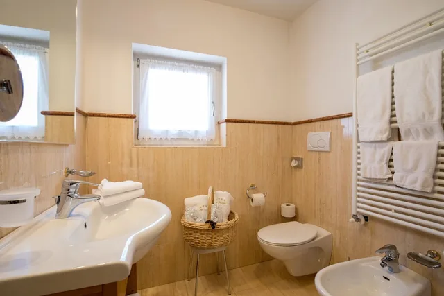 غرفة كومفورت بسرير مزدوج وسرير فردي، Hotel Chalet all Imperatore 4/4