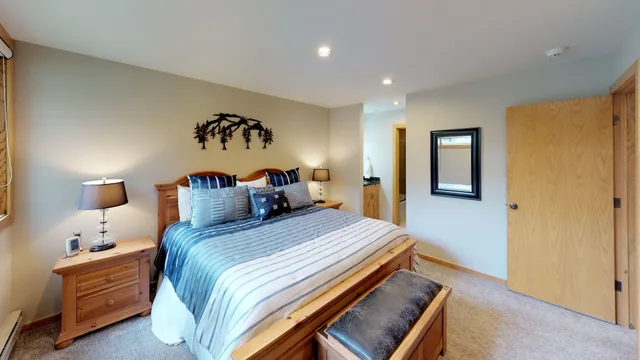 Platinum, 2 Bedrooms, Condo, 1 Queen and 1 Double Bed، Vail Residences at Cascade Village 3/5