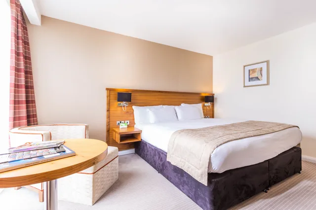 غرفة قياسية بسرير كينج، Holiday Inn Newcastle Gosforth Park By IHG 3/10