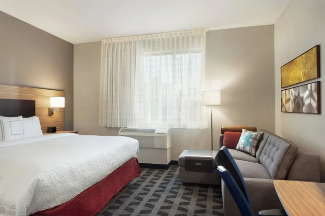 استوديو بسرير كينج مع أريكة، TownePlace Suites by Marriott Memphis Southaven 2/3