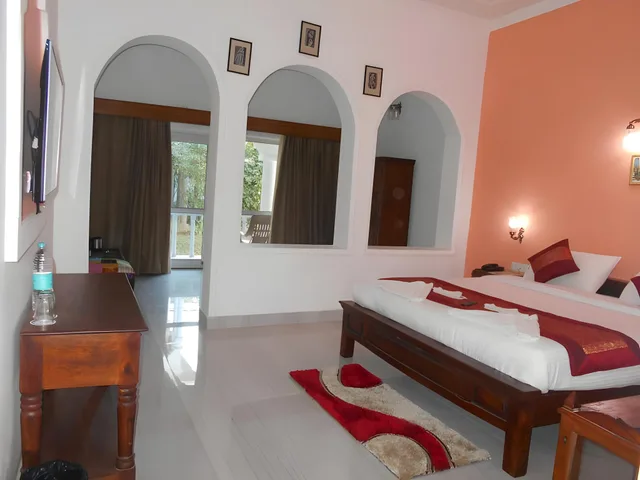 غرفة تنفيذية بسريرين مزدوجين وسرير كينج، Hotel Isabel Palace 2/4