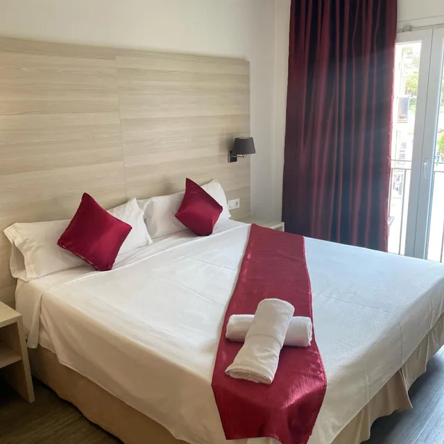 غرفة بسرير مزدوج بشرفة، Norai Hotel 1/3